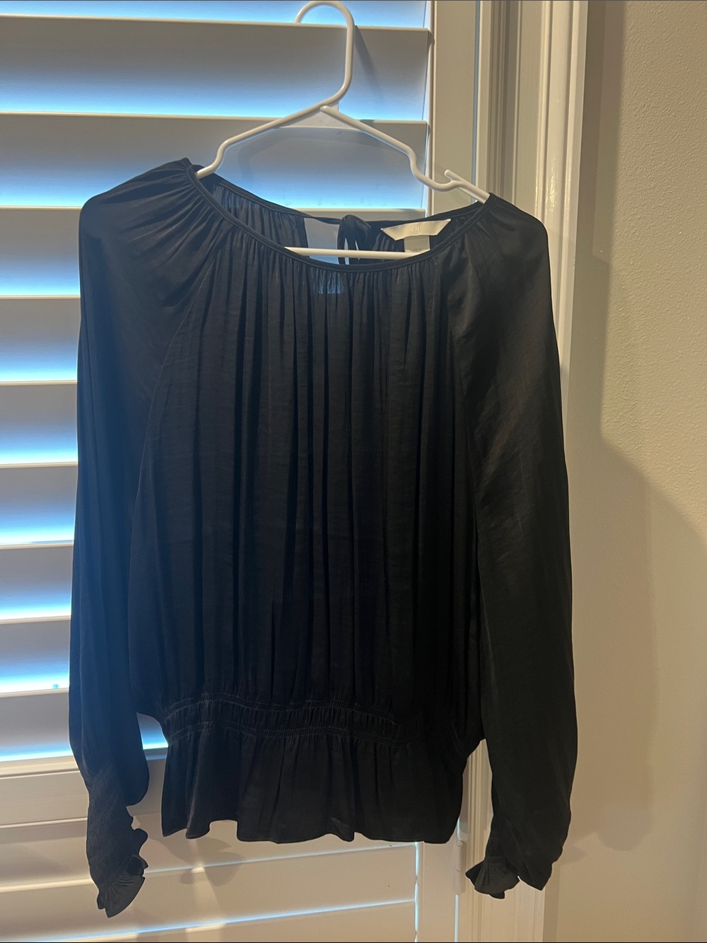 H&M Black Long-Sleeve Pleated Blouse